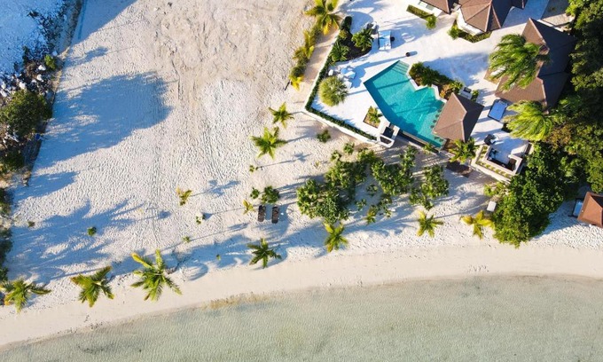Leeward Settlement Villa | Shoreline Beach Villa