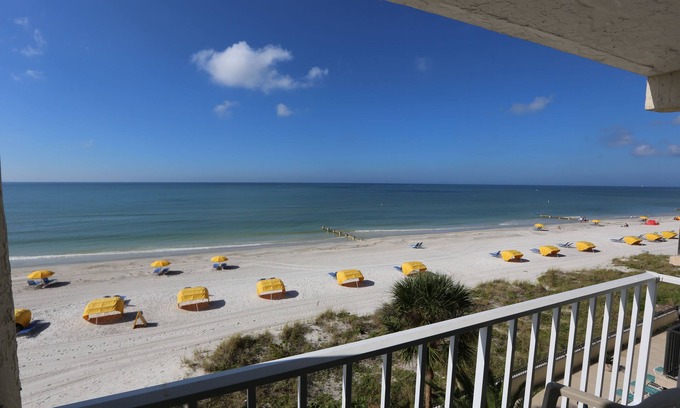 Madeira Beach Apartamento | Shoreline Island Resort - Exclusively Adult
