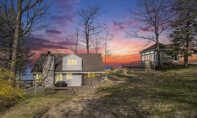 South Haven Casa | Shoreline Serenity of South Haven