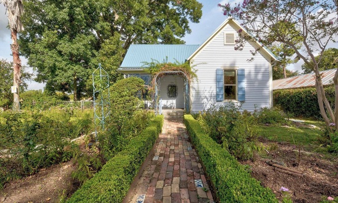 Smithville Casa | Short Street Cottage
