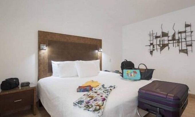 San José Hotel | Short Distance From The Well Known Sites! Complimentary Parking, Pets Allowed