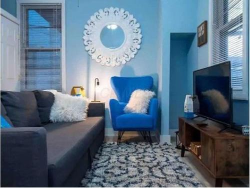 Victorian Village Casa | Short North - Convention - Queen Bed -Free Parking