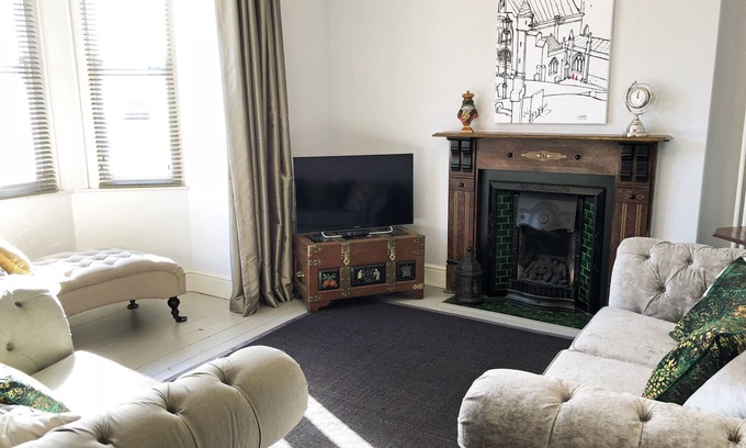 St Davids Casa | Short stay summer breaks available!!