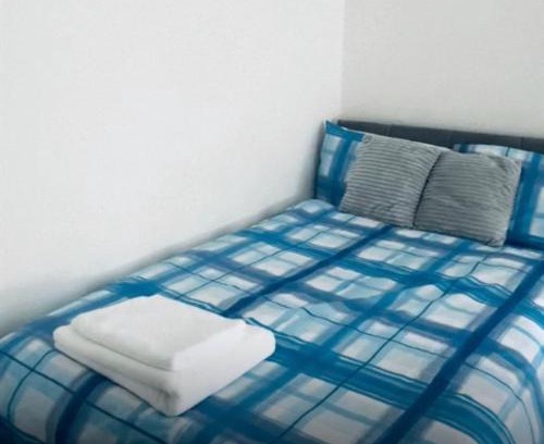 Kettering Apartamento | Short Stays Wi-Fi Parking Smart TVTea Coffee