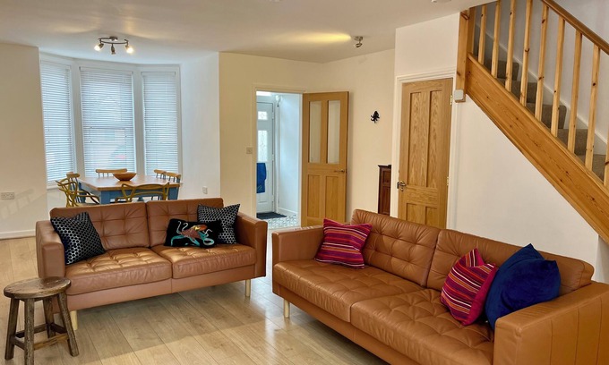 Poole Casa | Short stroll to Quay, shops and restaurants