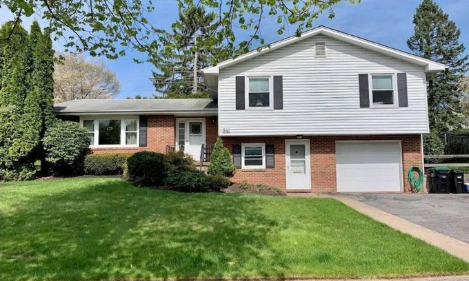 State College Casa | Short walk to Beaver Stadium and downtown!