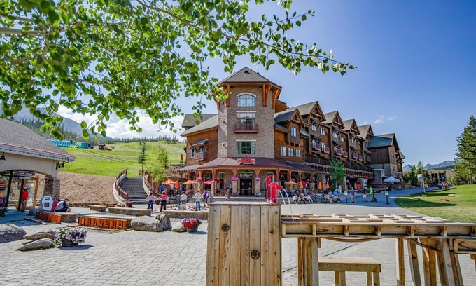 Big Sky Hotel | Shoshone Condos at Big Sky Resort