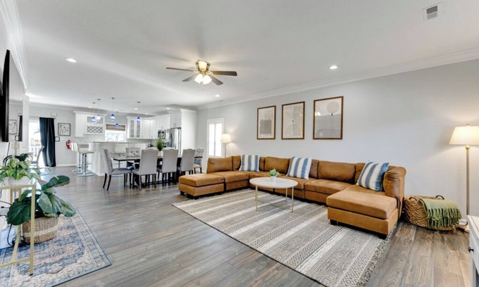 East Ocean View Casa | Shuffleboard! Big Yard + Walk to Beach! Spacious and Clean!