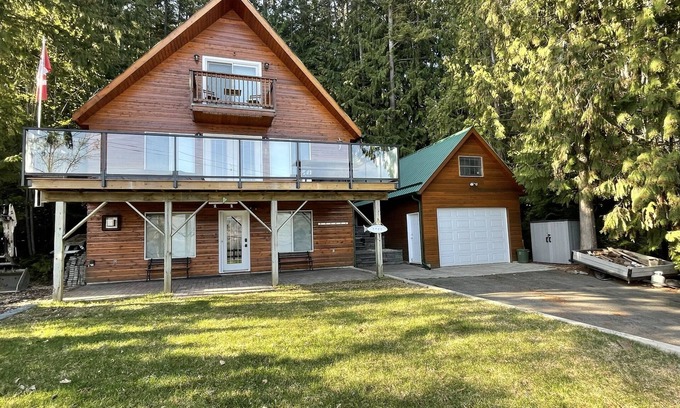 Blind Bay Cabina | Shuswap getaway in beautiful Blind Bay!