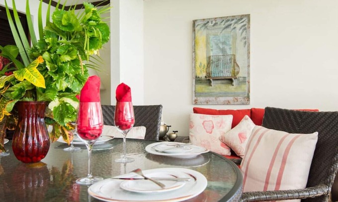 Old Trees Bay Apartamento | Shutters · Coral Reef Luxury Beachfront Villa