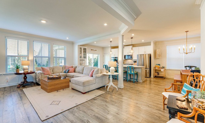 Millville Casa | Shuttle to Bethany Beach: Stylish Home w/ Perks!
