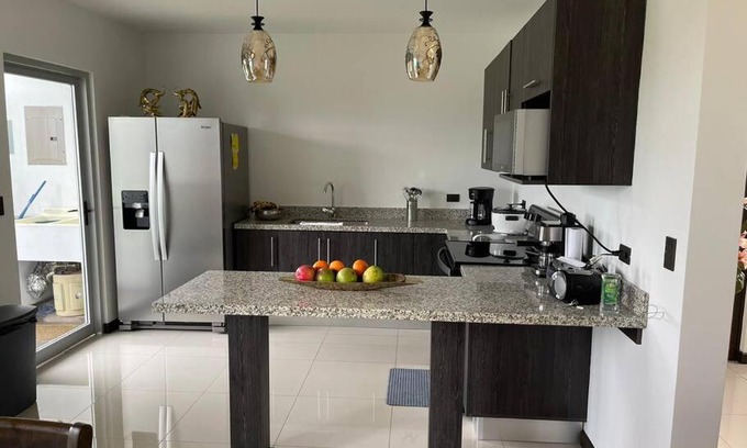 Cerro Plano Casa | Siéntase como en casa.