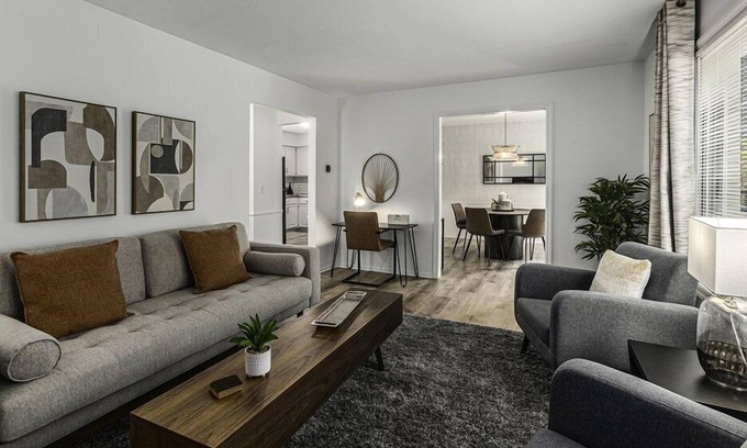 Forest Hills Condominio | Side by side duplex w/ private driveway, yard and easy access to everything