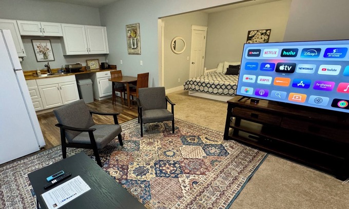 St. Elmo Improvement League Apartamento | Side of Lookout Mtn-Prvt Open Concept APT-Chatt Vistas