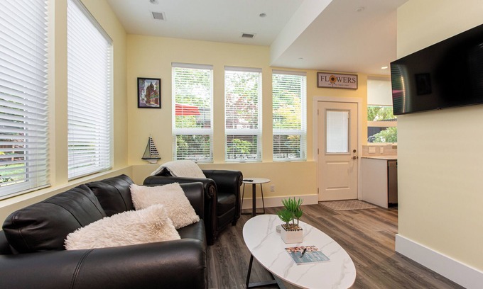 Sidney Apartamento | Sidney Solace – 1BR Suite Minutes from Waterfront