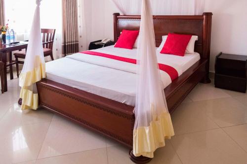 Entebbe Hotel | Sienna Beach and Safaris Hotel