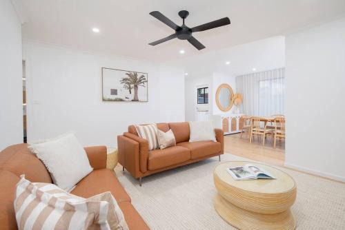 Merewether Heights Casa | Sienna Cove - Elegant Retreat near Merewether Beach