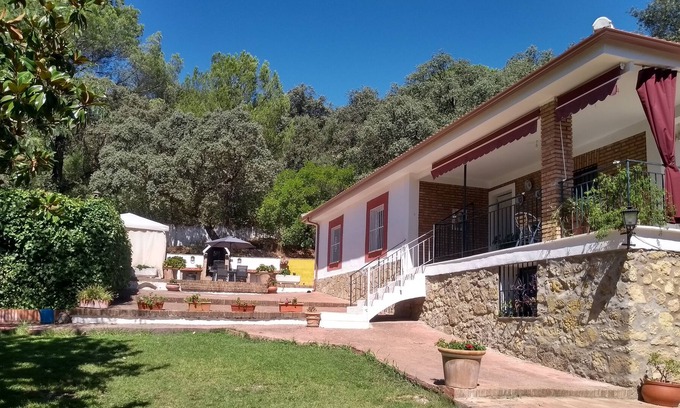 Santa Maria de Trassierra Chalet De Esquí | Sierra de Córdoba . Ideal Grupos.