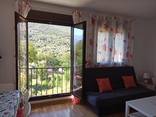 Guejar Sierra Apartamento | Sierra y Silencio Nómada, WIFI, Trastero y Garaje
