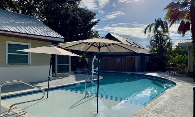 Siesta Key Casa | Siesta Heron Suites & Villas