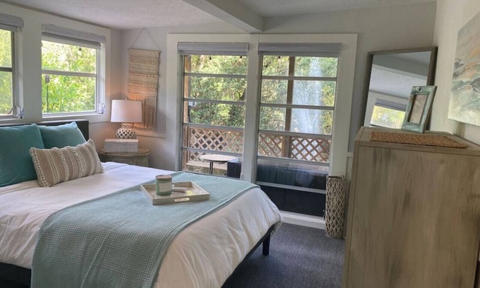 South Sarasota Casa | Siesta key Guest House 5 star on the water Private
