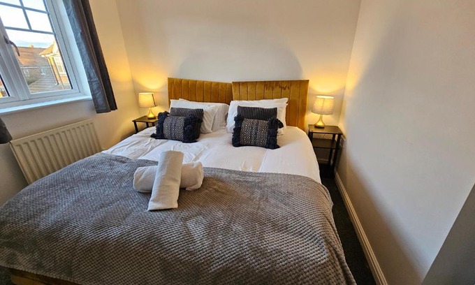 Swindon Casa | Sigerson House Long Stay Sleep 5 Free Parking