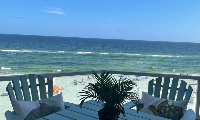 Orange Beach Condominio | Silver Beach 502, Beachfront with breathtaking views! 2 bedroom, 2 bath