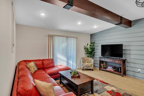 Jeffersonville - Clarksville Casa | Silver Creek 3BR Hideaway home