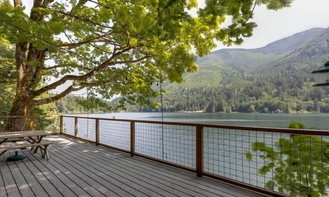 Maple Falls Cabina | 🏊‍♀️❤Silver Lake Cabin #24 - Lakefront - Private Dock - BBQ - Sleeps 4😎