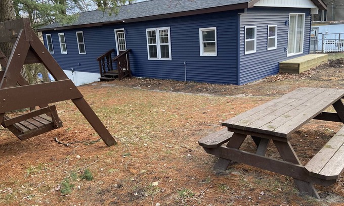 Silver Lake Cabaña | Silver Lake Cottage. 1 Mile from Sand Dunes. Quiet Street. Sleeps 12-14.