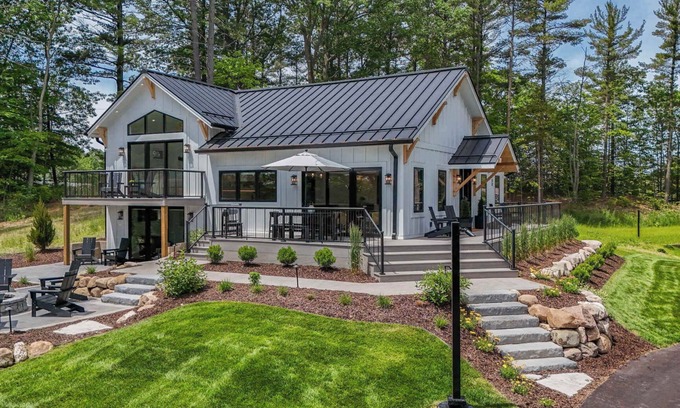 Traverse City Casa | Silver Oaks Resort ~ Cottage Five ~ Main House