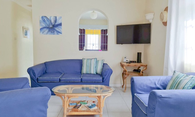 Silver Sands Apartamento | Silver Sands Beachfront Condo, Indoor & Outdoor Dining, Shared Patio - Bar & BBQ