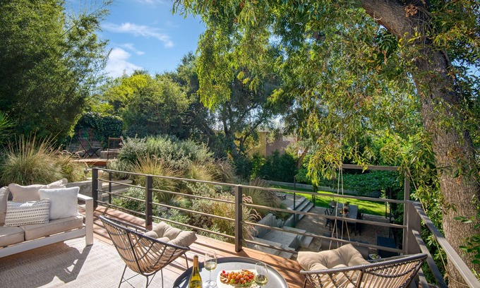 Silver Lake Casa | Silver Screen by AvantStay | Luxe Backyard Escape