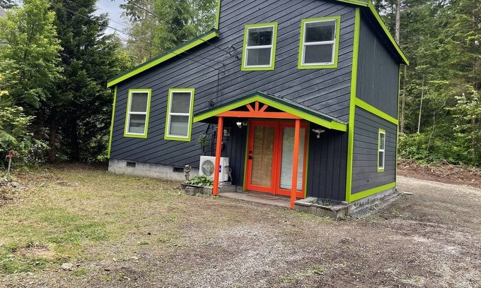 Peaceful Valley Cabina | Silver Spruce Retreat