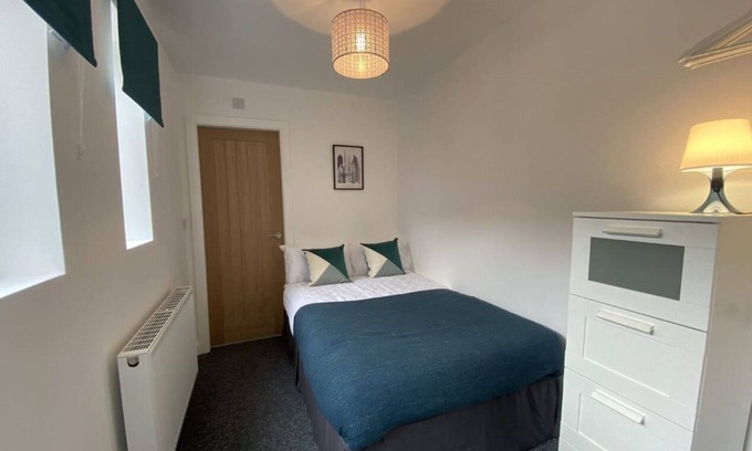 Swadlincote Apartamento | Silver Stag Properties, Self-Contained Suite