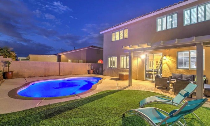Paradise Hills Casa | Silver Star Getaways 4B/3BA 3000sqft + pool + loft