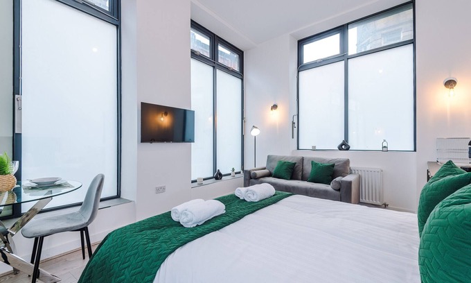 Bury Apartamento | Silver Street | Deluxe Studio Apartment