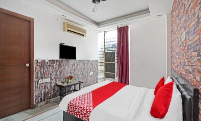 Malviya Nagar Casa | Silver Villa