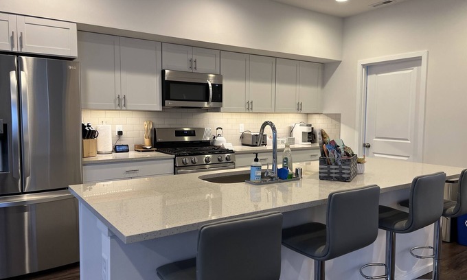West Hills Casa | Silverdale Modern Townhome