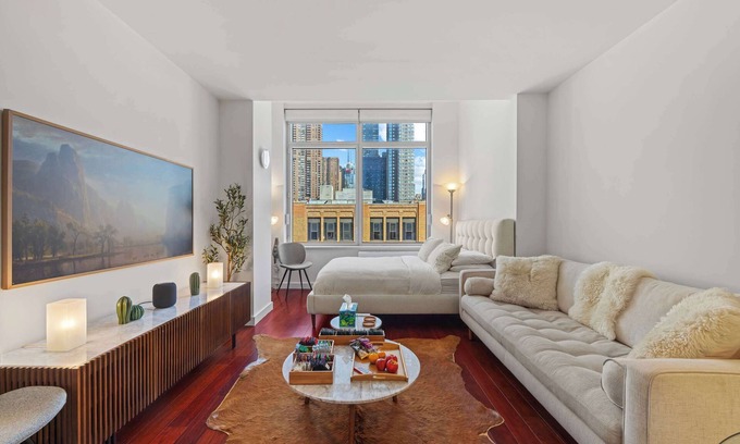 Hell's Kitchen Apartamento | Silverline by Rove | Studio w/Shared Amenities
