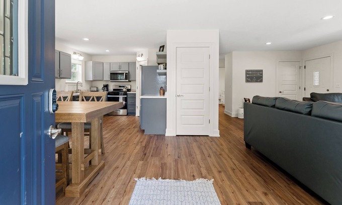 Nims Casa | Silverside House - Pet Friendly - Centrally Located