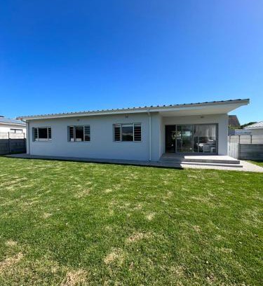 Struisbaai Casa | Silwer