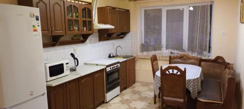 Berehove Casa | Sima