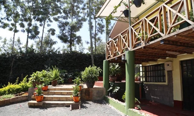 Ngong Cama Y Desayuno | Simani Guest House