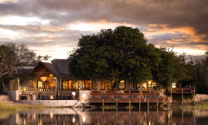 Thorny Bush Game Reserve Cabina | Simbavati Waterside