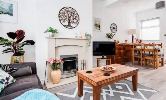 Thatto Heath Casa | Cosy 2 bed home on the outskirts of Liverpool with great links to the City
