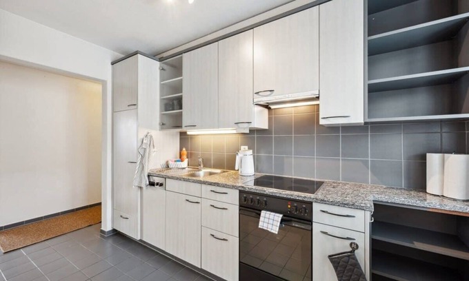 Seebach Apartamento | Simple 2 Bedroom apartment in Oerlikon