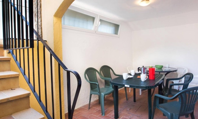 Llafranc Apartamento | Apartamento sencillo a solo 150 metros de la bonita playa de Llafranc.