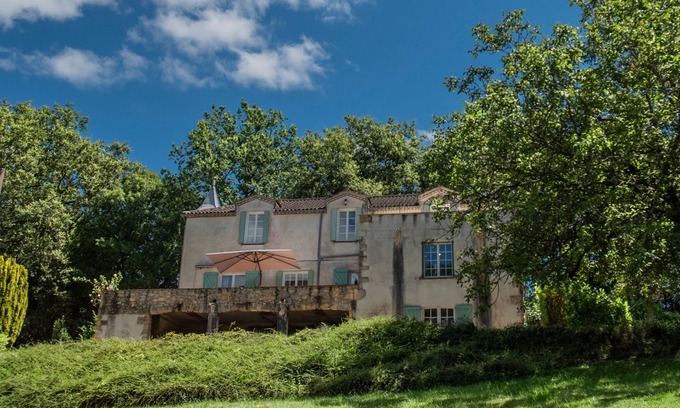 Puy-l'Eveque Casa | Simple authentic country house with private pool