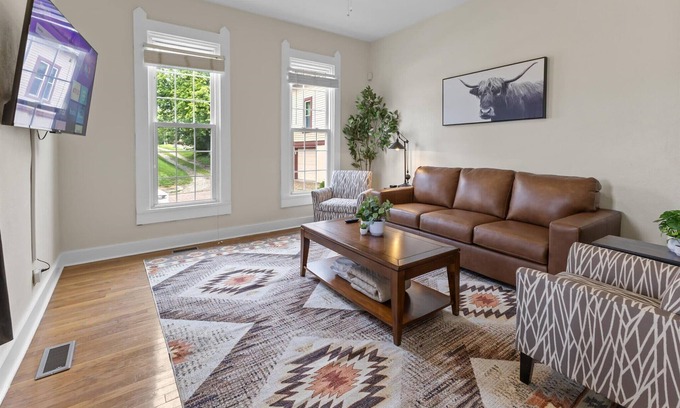 Holy Cross Casa | Simple Comfort | 1 Bed, 1 Bath Near Downtown Indy